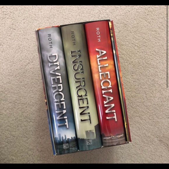 divergent hardcover boxed set - Picture 1 of 3